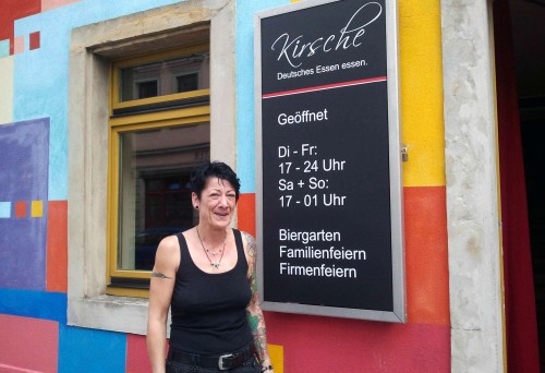 Susann Kirsch vor der "Kirsche"