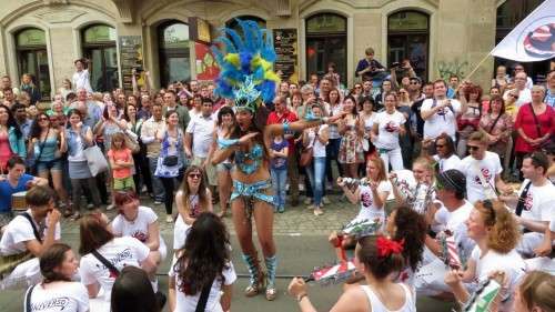 wie beim Karneval ...