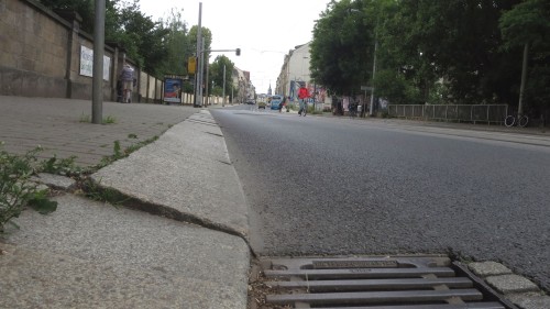 Bautzner Straße von der Brücke gen Westen gesehen.