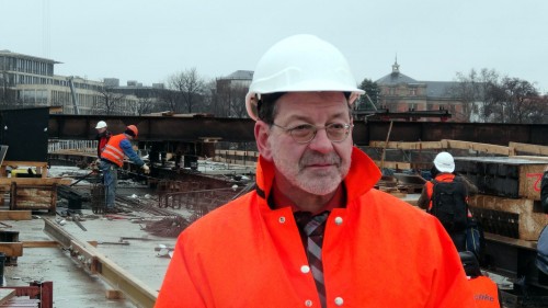 Bauamtsleiter Koettnitz auf seiner Baustelle