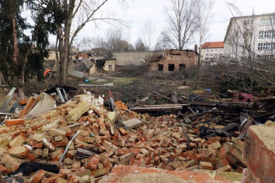 Nur Schutt und Trümmer - der ehemalige Freiraum Elbtal.
