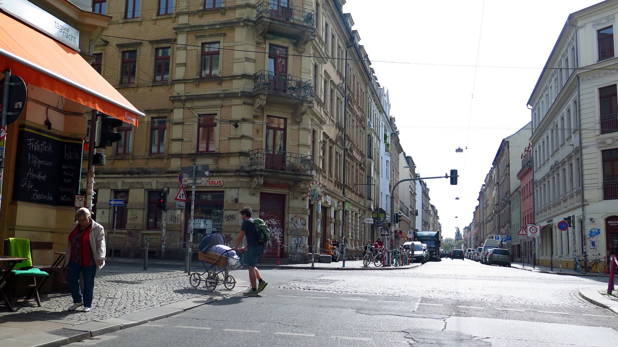 Genau so viele Stände, wie auf dem Bild, sind zur BRN an der sozialen Ecke erlaubt: gar keine.