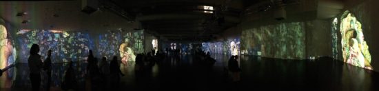 eine audiovisuelle 360-Grad-Show