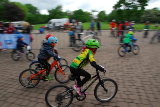 Die Kleinsten drehen Runden auf dem Alaunplatz - Foto: Mathias Henke 2. MTB-Marathon 2016