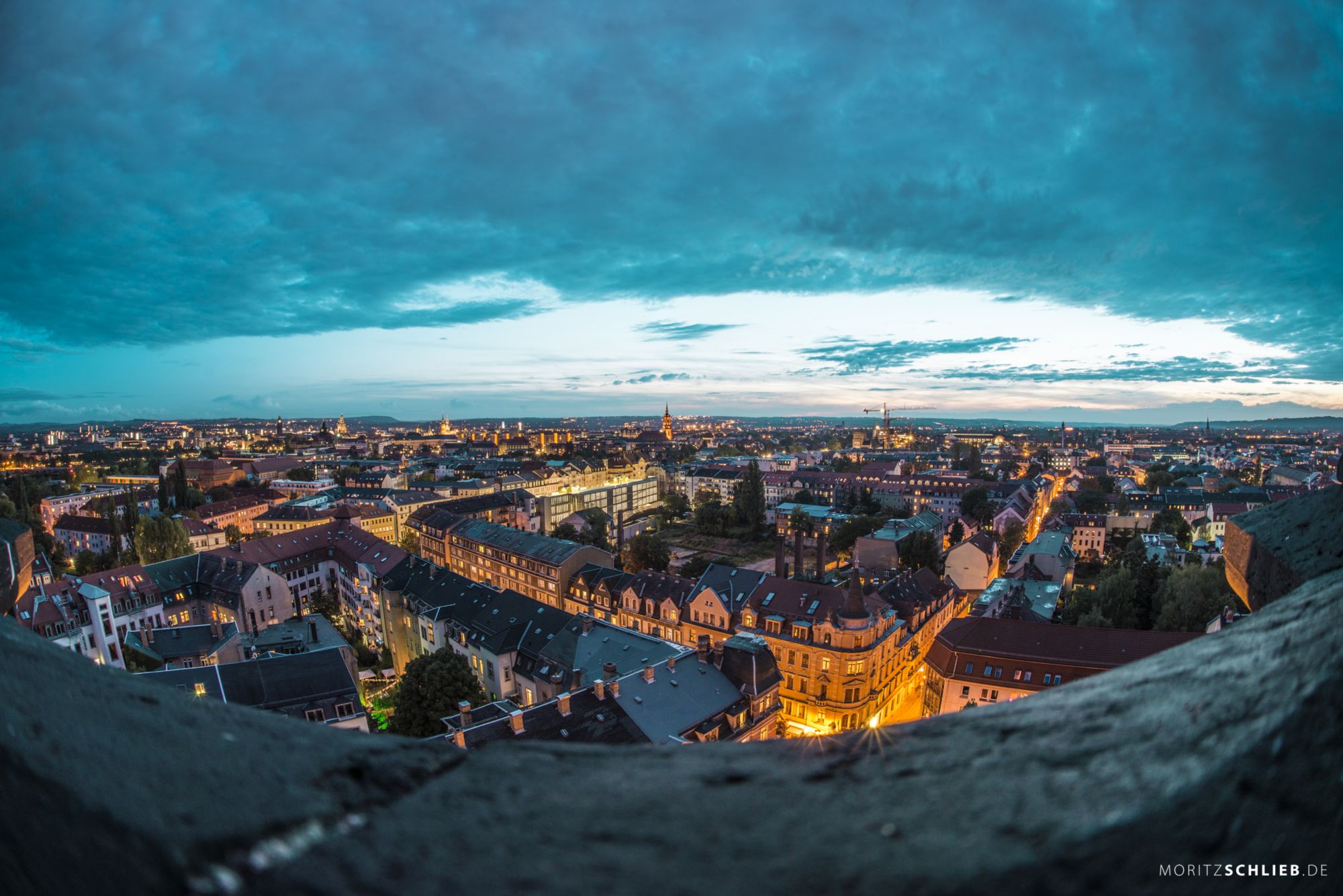 Blick nach Süd-Osten, unten das Café Lloyd, im Hintergrund die Altstadt - Foto von 2015 - Moritz Schlieb