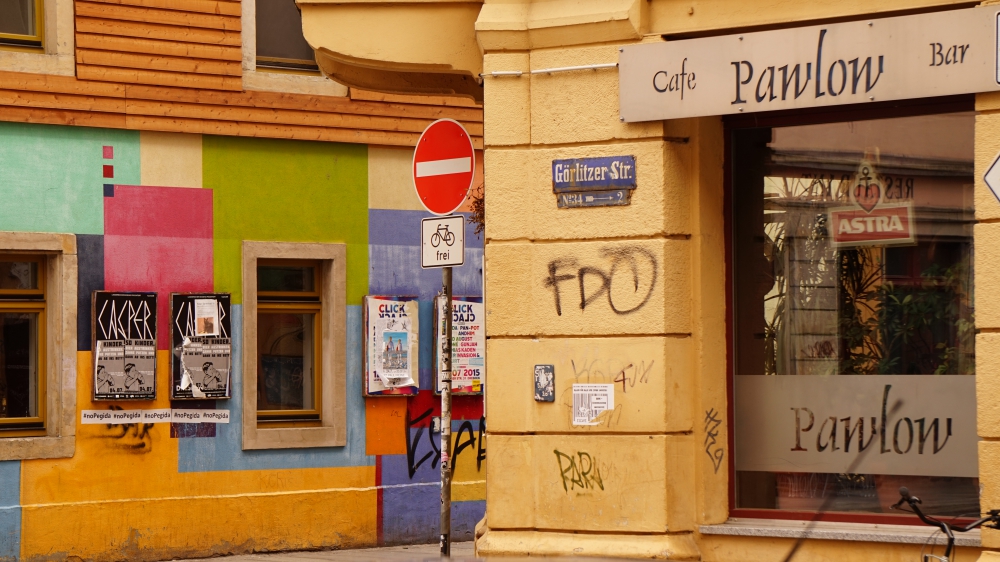 Pawlow hält sich, gegenüber ist Kneipenwechsel angesagt, der nächste Versuch startet in Kürze.