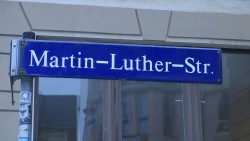 Die Martin-Luther-Straße Die Martin-Luther-Straße hieß erst Martinsstraße - nach einem Schankwirt