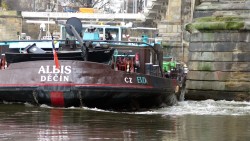 Ob die Albertbrücke Schaden genommen hat, steht noch nicht fest.