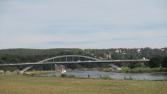 <small>Die Waldschlößchenbrücke</small> Waldschlößchenbrücke von der Johanna-Fähre aus gesehen