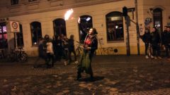 Feuershow an der Ecke