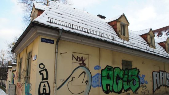 Die Kronengasse wurde 1821 in Wolfsgasse umbenannt