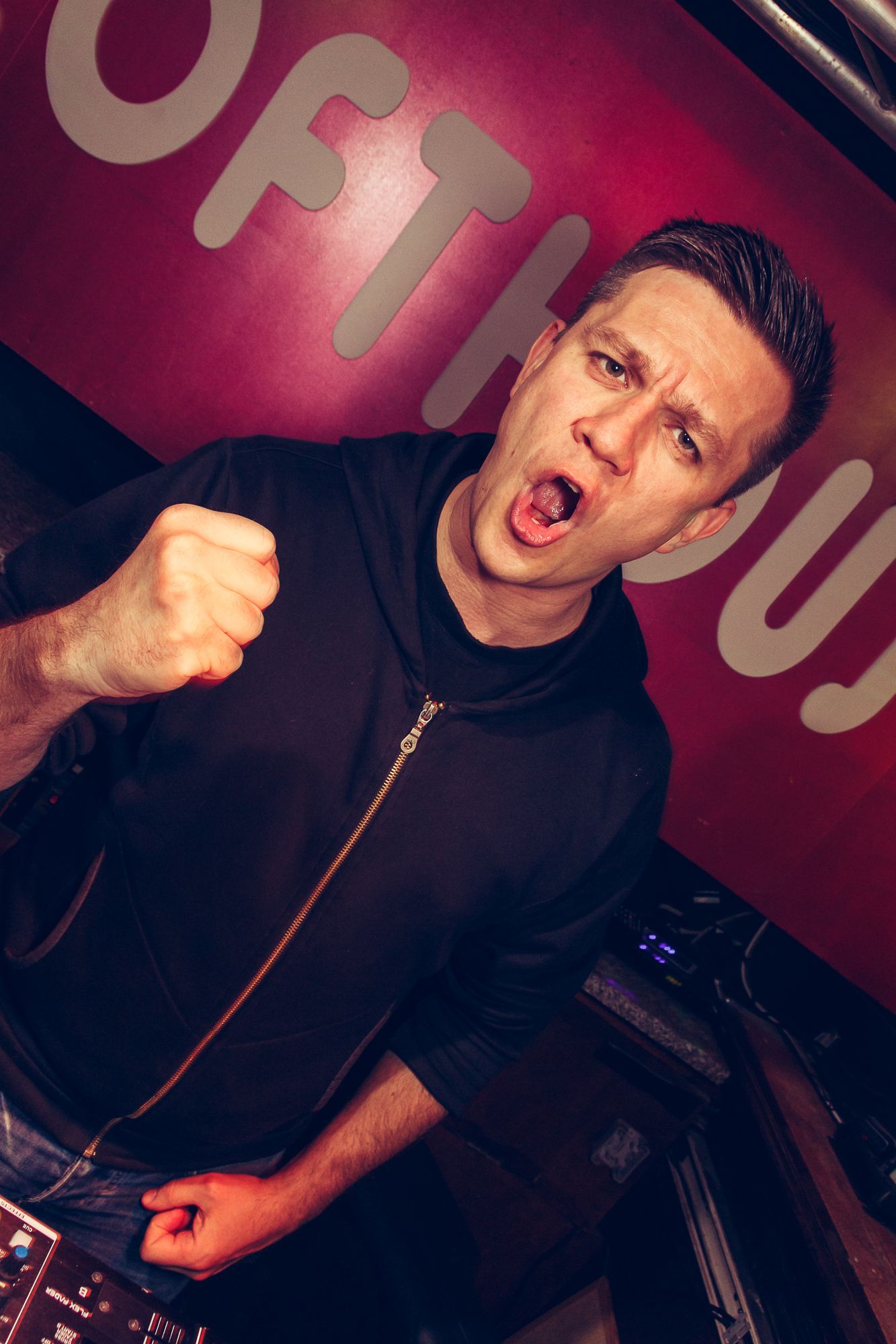 Im Lofthouse (Obergeschoss des Downtown) in Aktion - DJ Pery van Dango