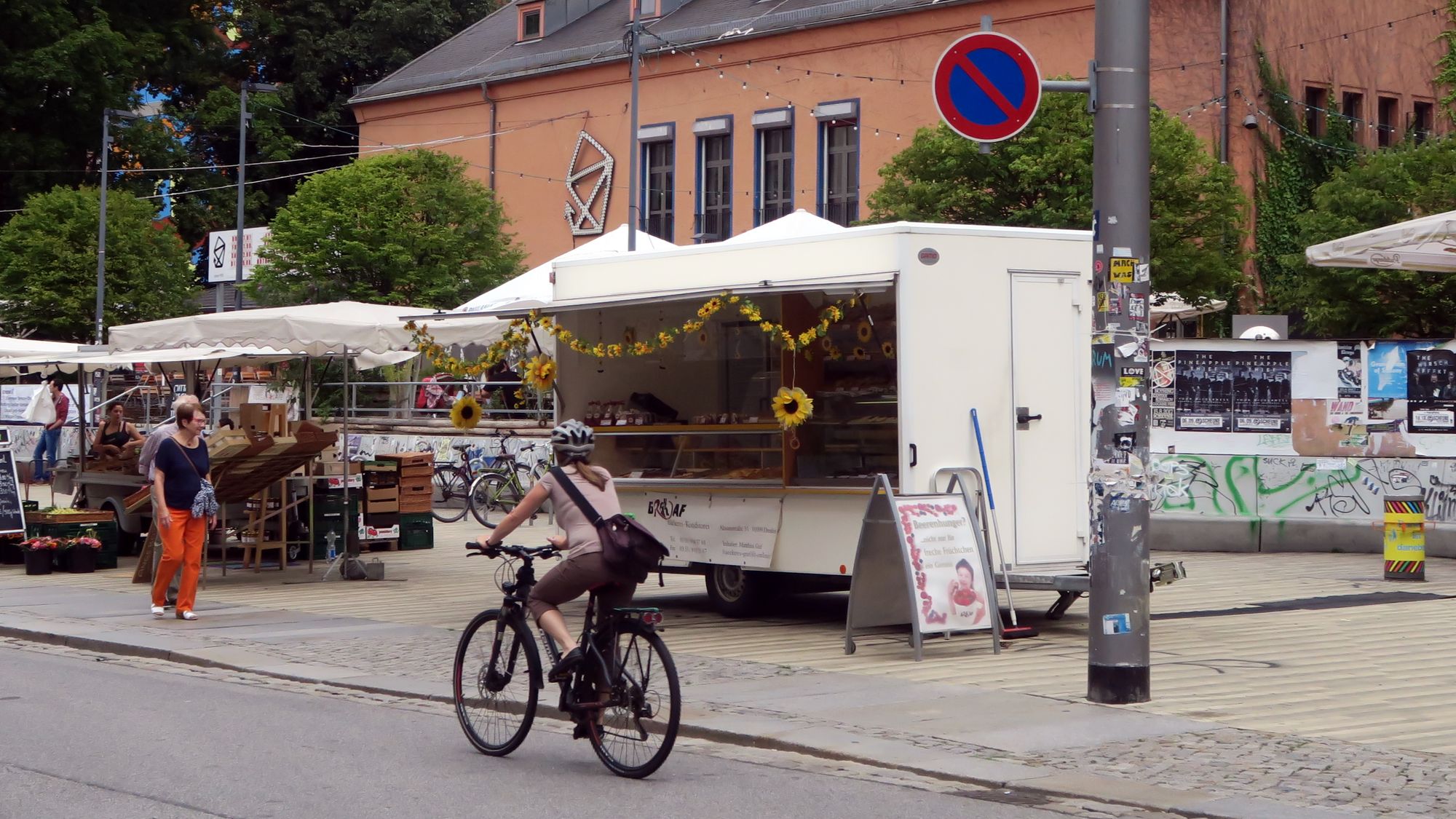 Brötchen aus dem Bäckerwagen