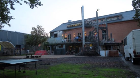 Hinter der Scheune soll das Neustadt-Flimmern stattfinden. Foto: Archiv/2017