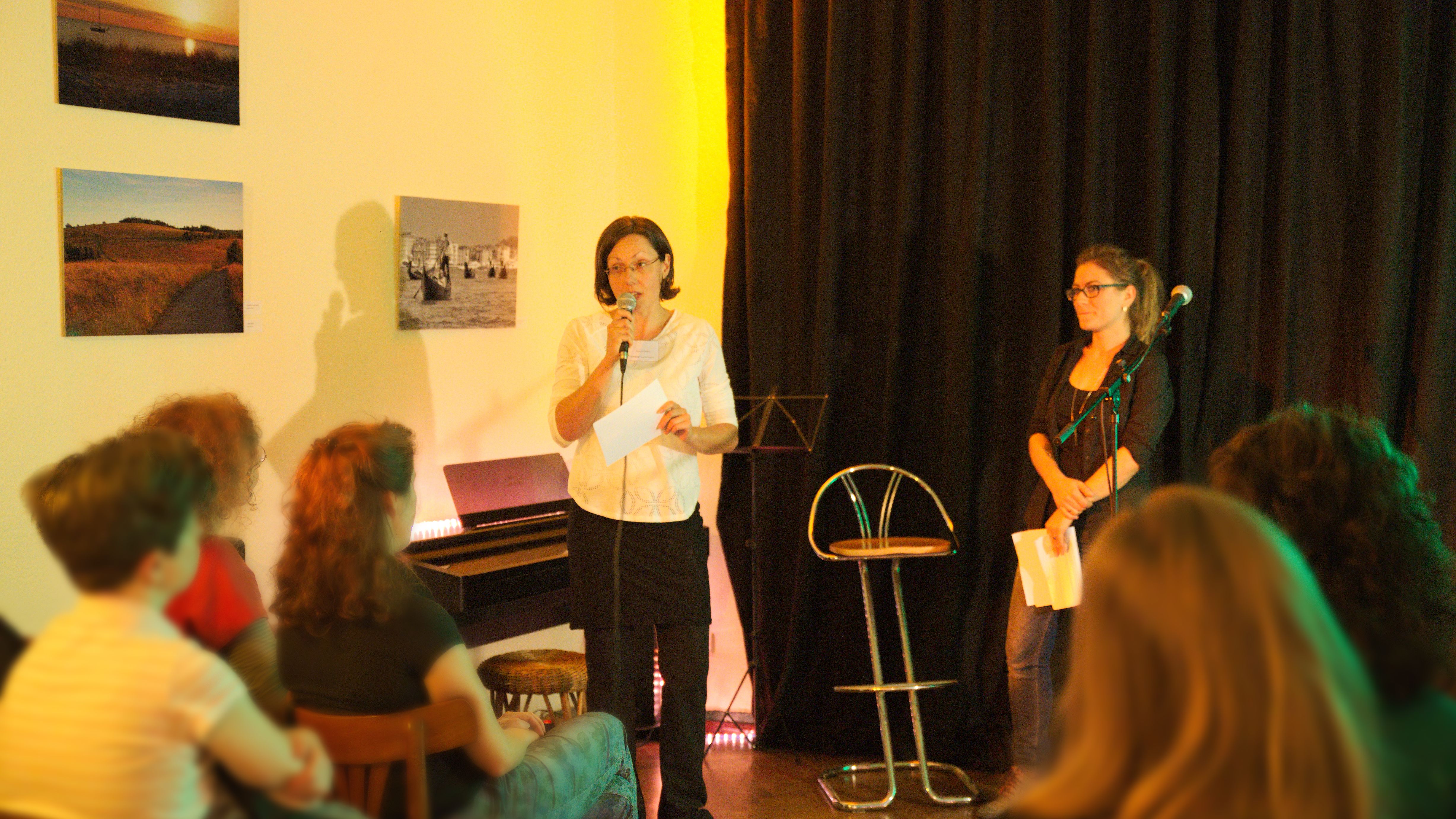 Der Verein *sowieso* lädt zur Geburtstagsfeier ein. Susanne Seifert (Mitte) kümmert sich im Verein um die Kultur- und Öffentlichkeitsarbeit. (Foto: Kristin Weinhold)