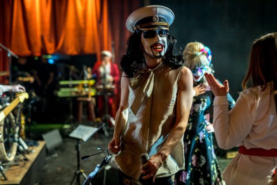 Neujahrssingen 2017: Sado Opera rockten die Bude mit Whitney Houstons "How Will I Know". Foto: Eric Münch