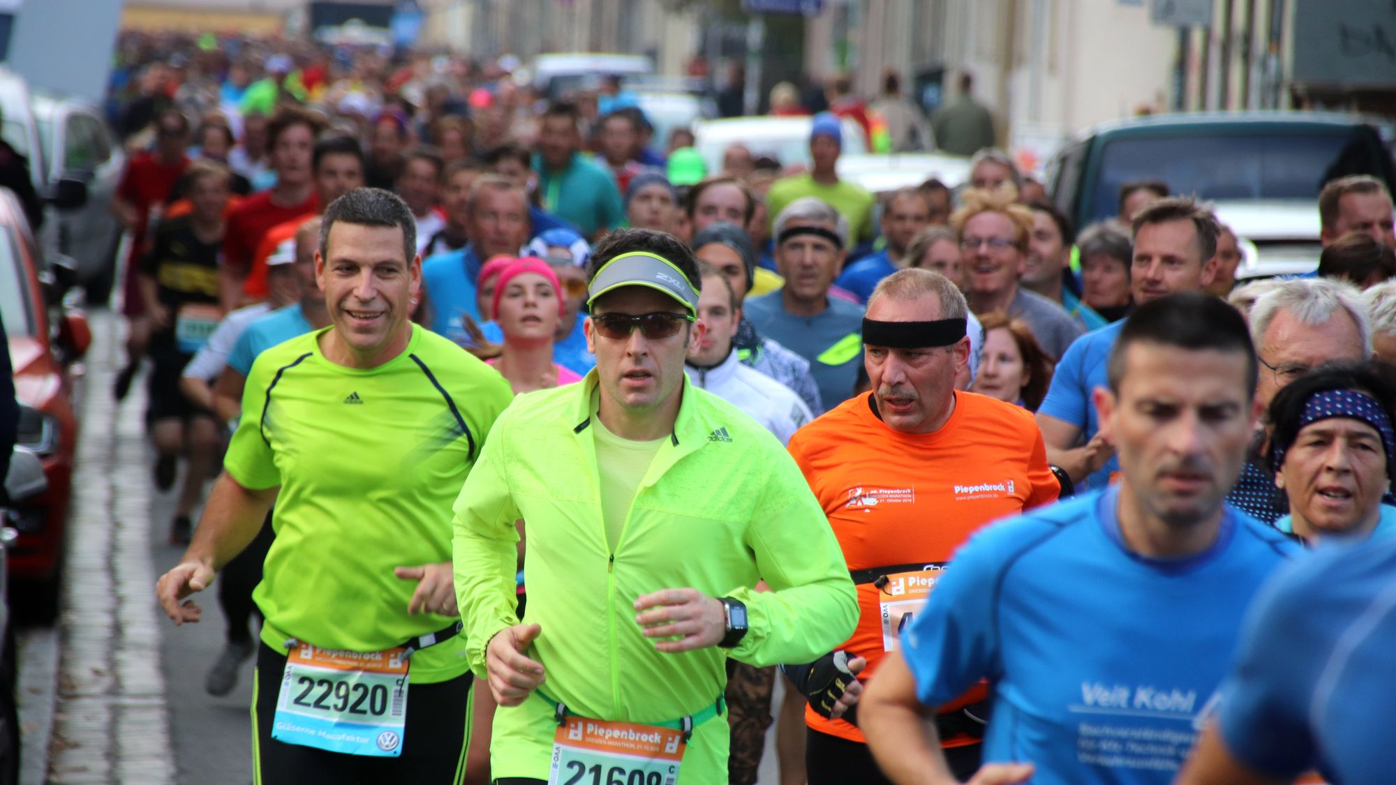 Teilnehmende des Dresden Marathon im Jahr 2018 auf der Kamenzer Straße - Foto: Archiv Anton Launer