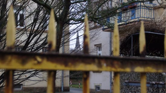 Ein Gartenzaun. Mit Zwischenraum. Hindurchzuschaun (Wer hat ihn nicht gern, den Morgenstern?)