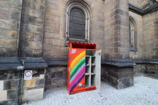 Ein Name für den Schrank fehlt übrigens noch.