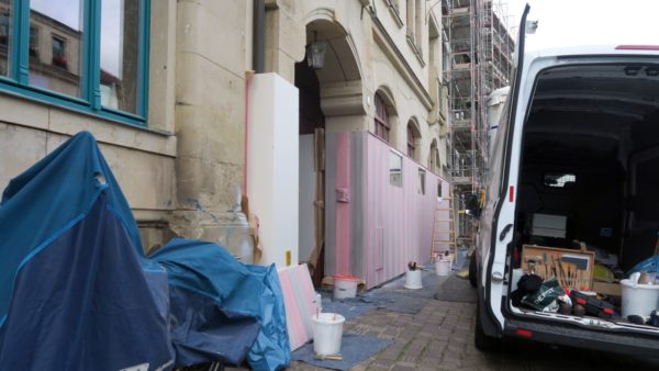 Bretterzaun als Graffitischutz