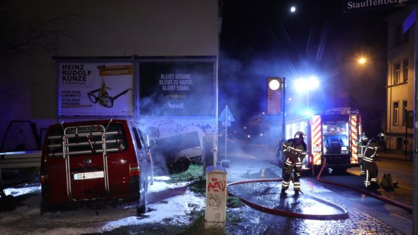 Am Kleinbus entstand Totalschaden.