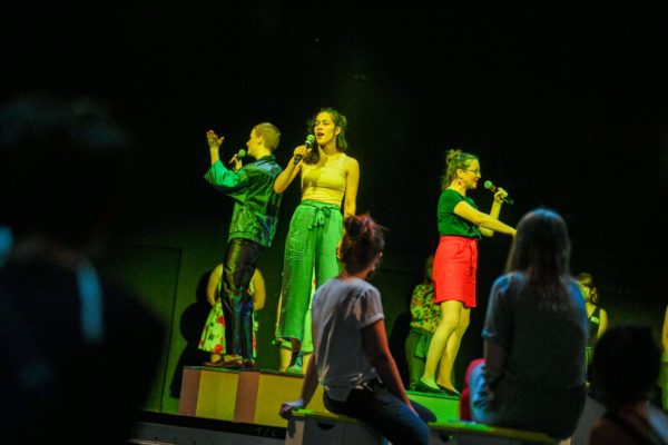 "Dichte Netze", die aktuelle Inszenierung der Bürgerbühne Dresden, ist für September bereits ausverkauft. Foto: Sebastian Hoppe