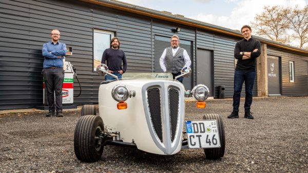 Benjamin Venter, Henry Liepack, Torsten Meisel und Daniel Chudoba (v.l.) mit der noch weißen heißen Socke.