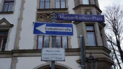 Der Martin-Luther-Platz Der Platz ist eine Einbahnstraße - Foto: Jonas Breitner