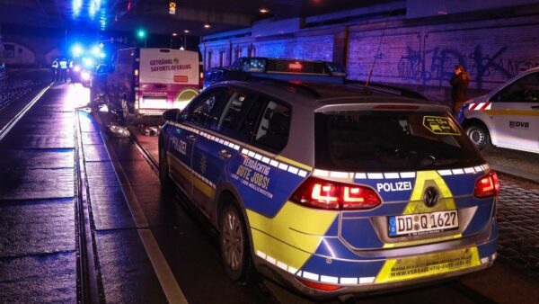 Die Polizei hat die Ermittlungen zur Unfallursache aufgenommen. Foto: Tino Plunert