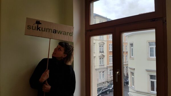 Lea hält die Stellung im Büro - Foto: Jonas Breitner