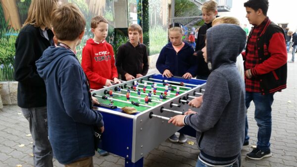 Kickertisch im Pausenhof
