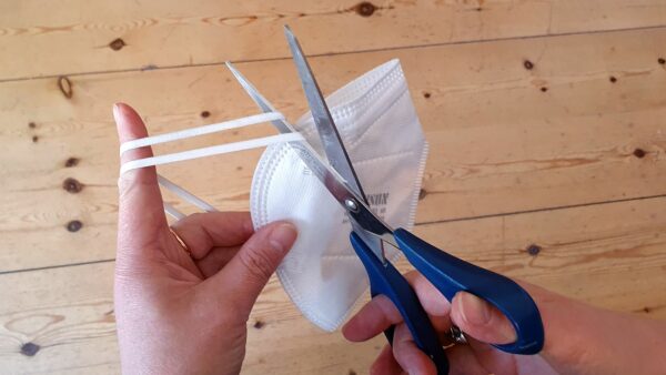 Vorm Entsorgen Bänder abschneiden oder abreißen.