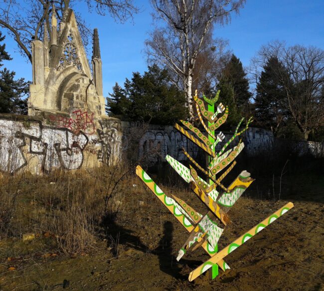 Alternativer Weihnachtsbaum auf der Brache