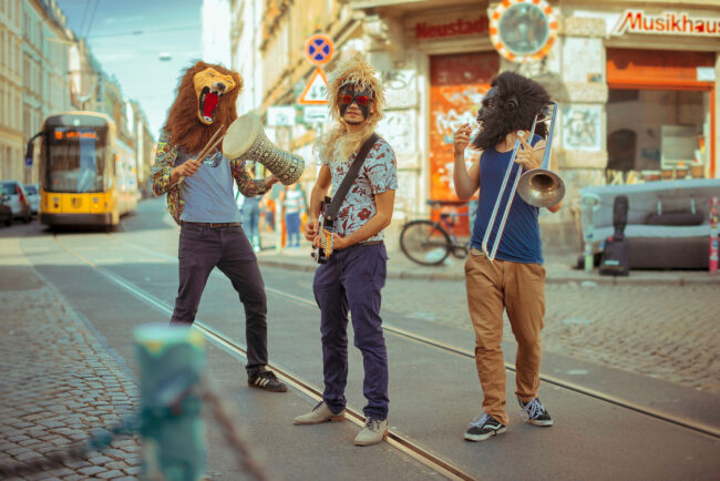Fabian, Wenzel und Gregor nehmen als "Ufobeat" gerade ihr erstes Album auf. Foto: Arnold Bagdasar