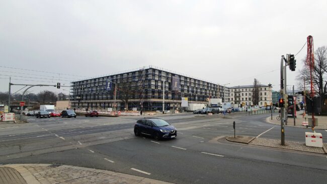 An der Stauffenbergallee, Ecke Königsbrücker Straße wird ab Sonnabend die Haltestelle ausgebaut.
