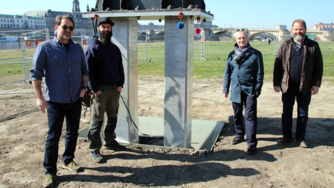 Michael Krahneis, Architekt, Lutz Pfuller, Leiter des Aufbauteams, Matthias Pfitzner und Bauleiter Peter Palm (von links).