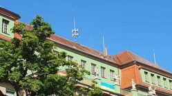 Bundesweiter Warntag: Dresden testet am Donnerstag seine Sirenen Sirene auf dem Romain-Rolland-Gymnasium