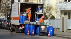 Schadstoffmobil an der Forststraße