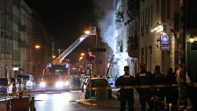 Feuerwehr- und Polizeieinsatz im Hecht-Viertel - Foto: Roland Halkasch