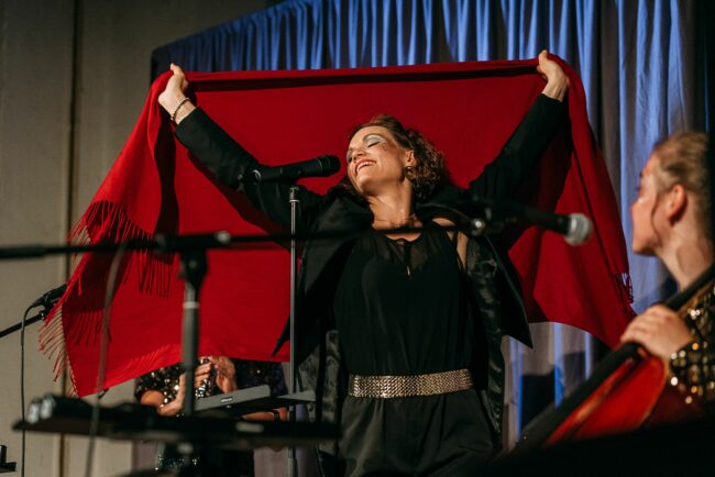 Youkalí live - Foto: Julie Schönewolf