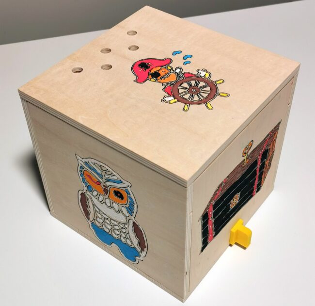 Fertig bemalter Tresor - Fotos: Kampagner