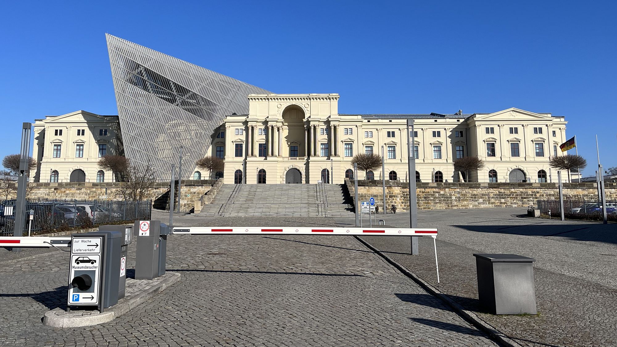 Das Militärhistorische Museum am Olbrichtplatz. Foto: Archiv/Karla Gutschick