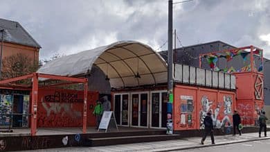 Das Blechschloss vor der Scheune. Foto: Archiv Anton Launer