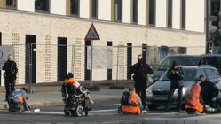 Letzte Generation blockiert die Königsbrücker Straße "Letzte Generation" blockiert die Königsbrücker Straße