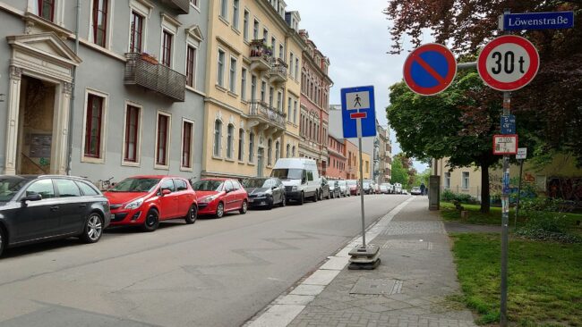 Aktuell ist die Holzhofgasse eine Sackgasse, aber ab Juni soll hier der stadtauswärtige Verkehr der Bundesstraße 6 entlanggeführt werden.