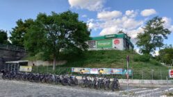 Fahrradparkhaus am Bahnhof Neustadt kann kommen An dieser Stelle soll das Fahrrad-Parkhaus entstehen.