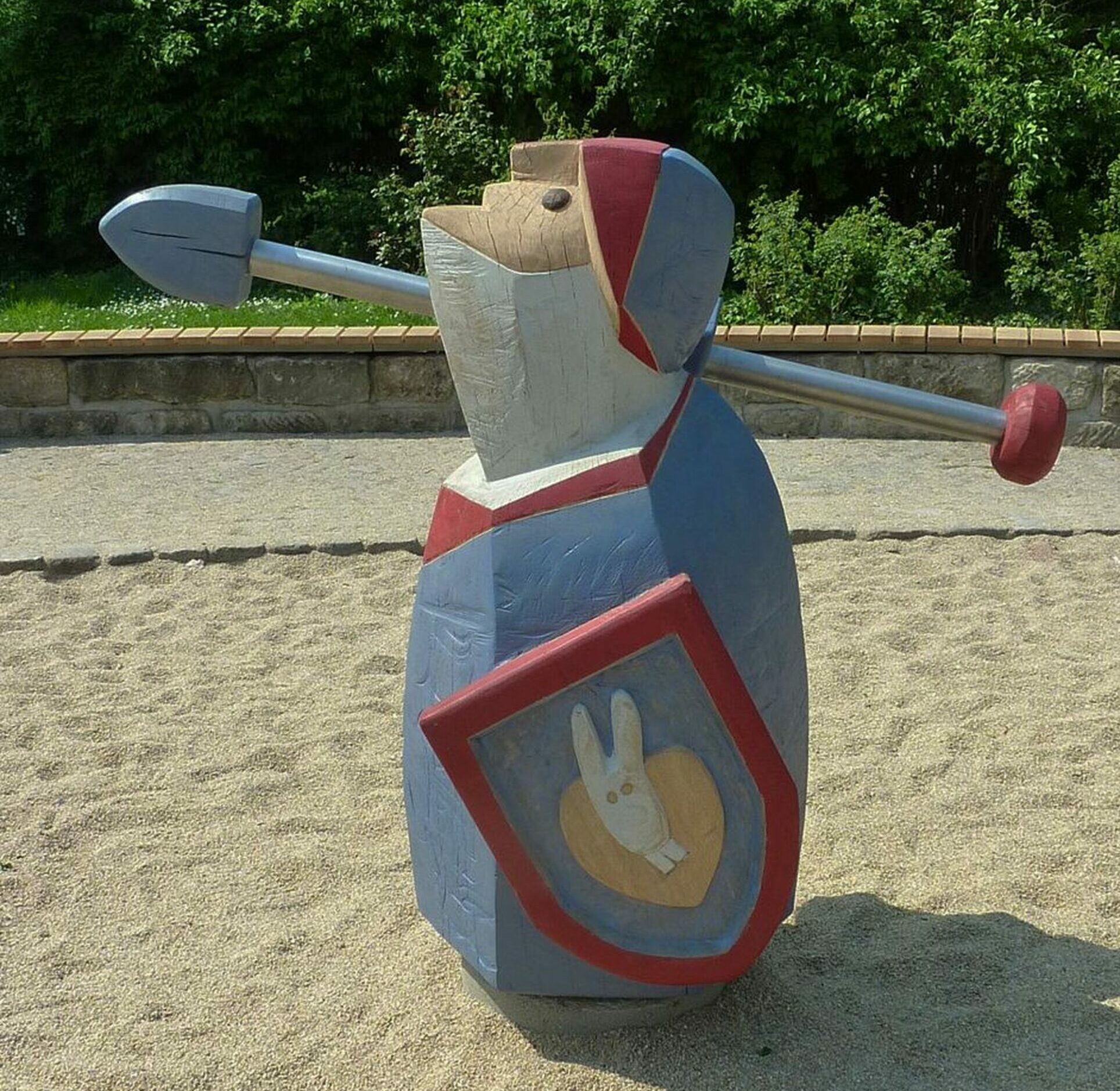 Der alte Ritter stand ab 2005 auf dem Spielplatz und war in die Jahre gekommen.