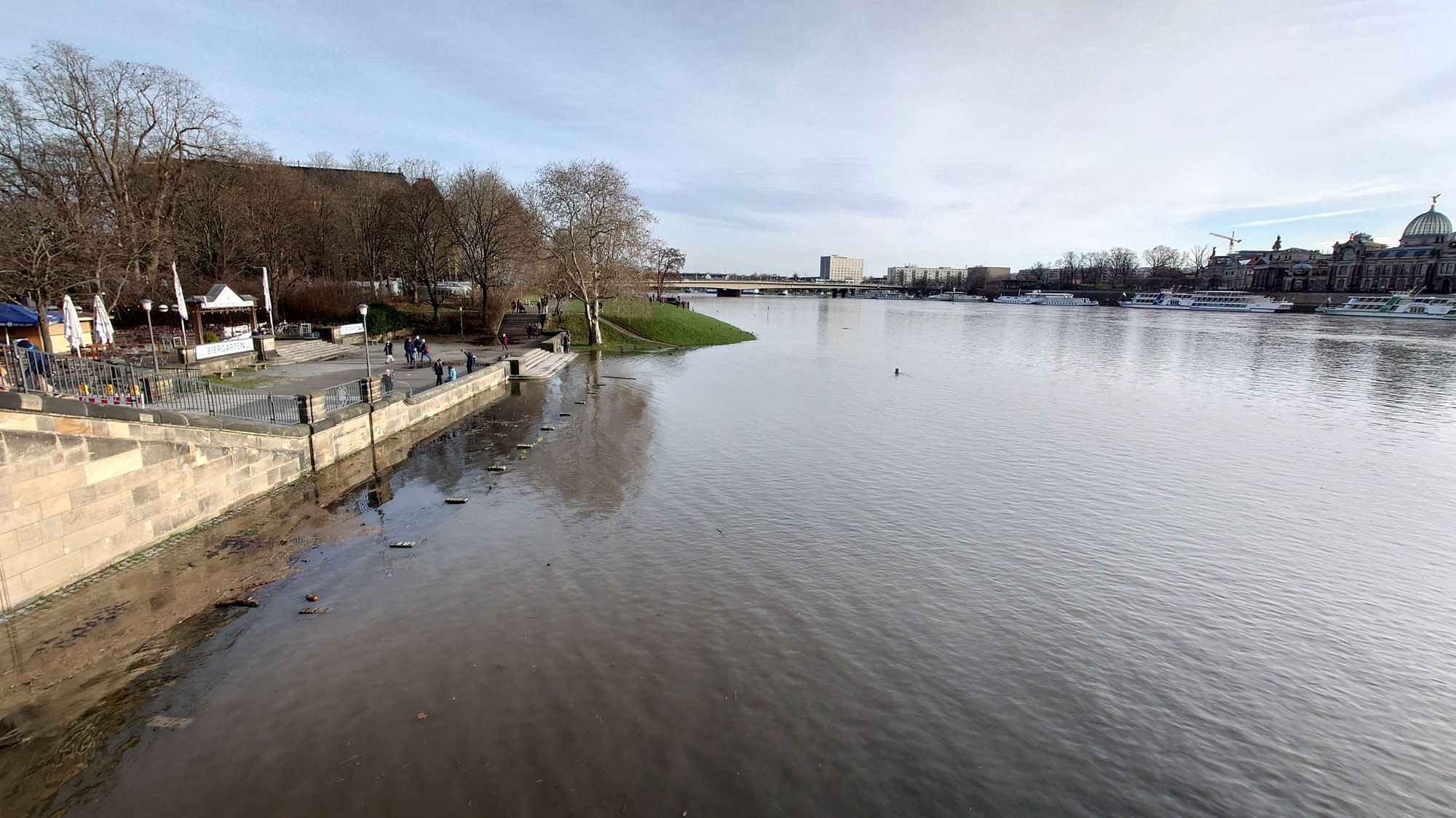Hochwasser am Königsufer