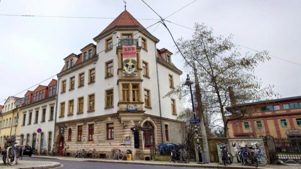 BRN-Museum an der Ecke Louisen-/Prießnitzstraße. Immer am ersten Sonntag im Monat von 11 bis 17 Uhr geöffnet. Foto: Anton Launer