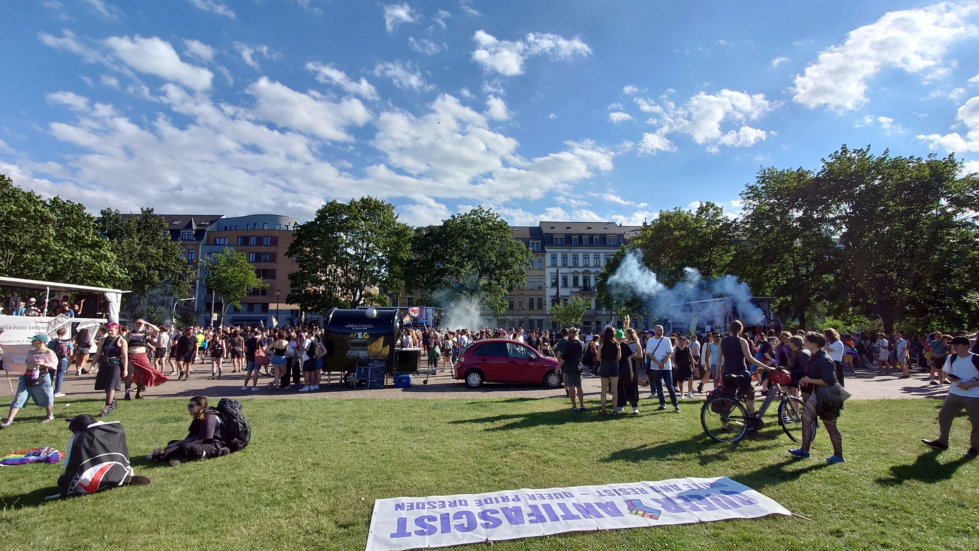 Auf dem Alaunplatz endete die Demonstration. Foto: Anton Launer